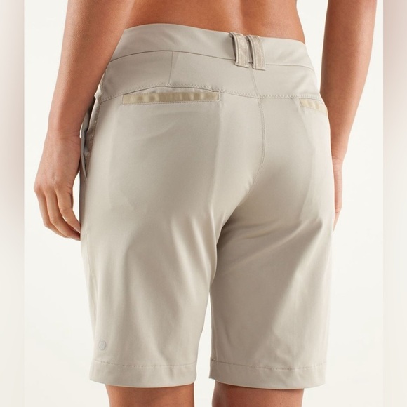 Lululemon Women’s Club golf Short size 4 in Mojave Tan W7796S Bermuda 9” inseam - Picture 3 of 14